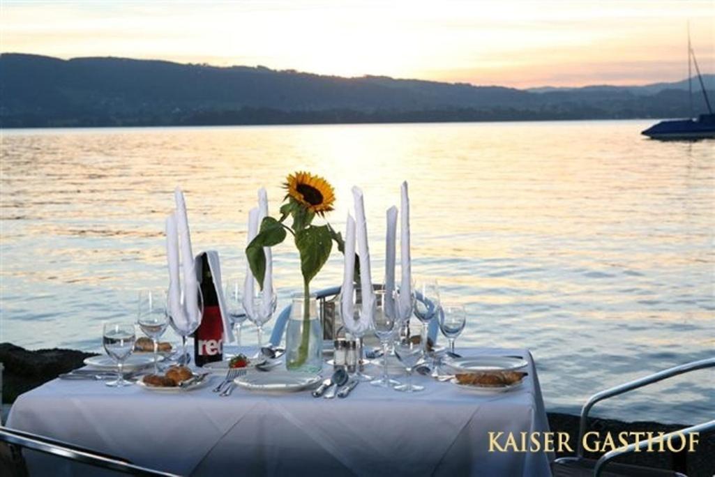 Hotel-Restaurant Kaisergasthof Weyregg Exterior photo