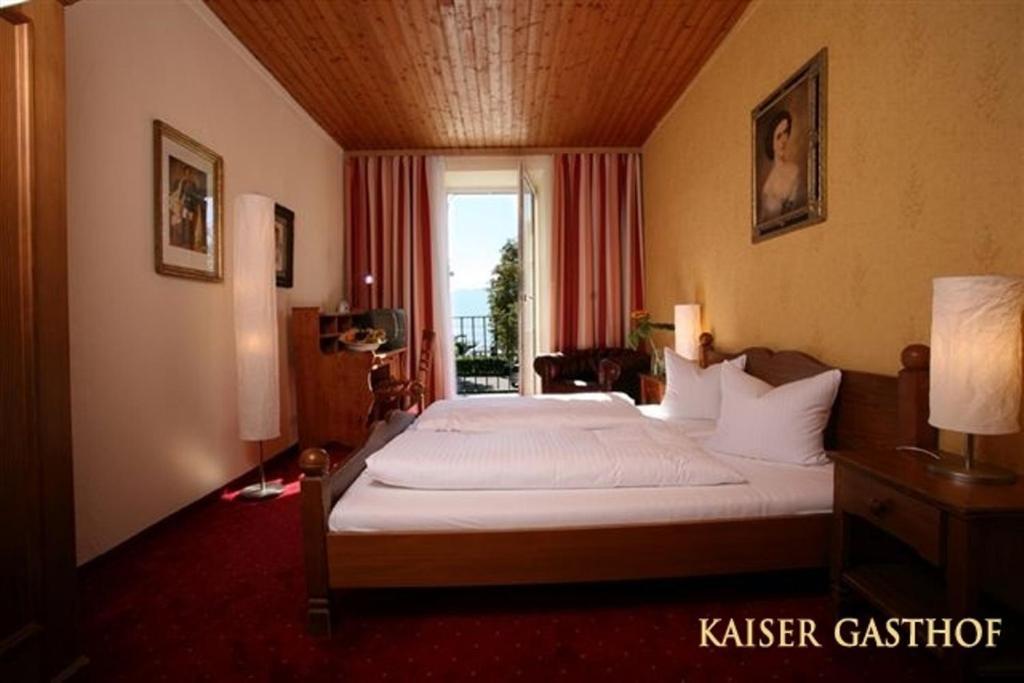 Hotel-Restaurant Kaisergasthof Weyregg Exterior photo